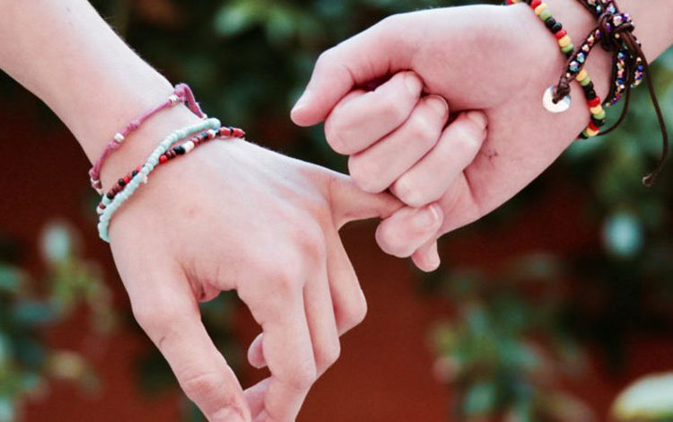 Toxic Friendships: 8 Ways to Let Go of Them